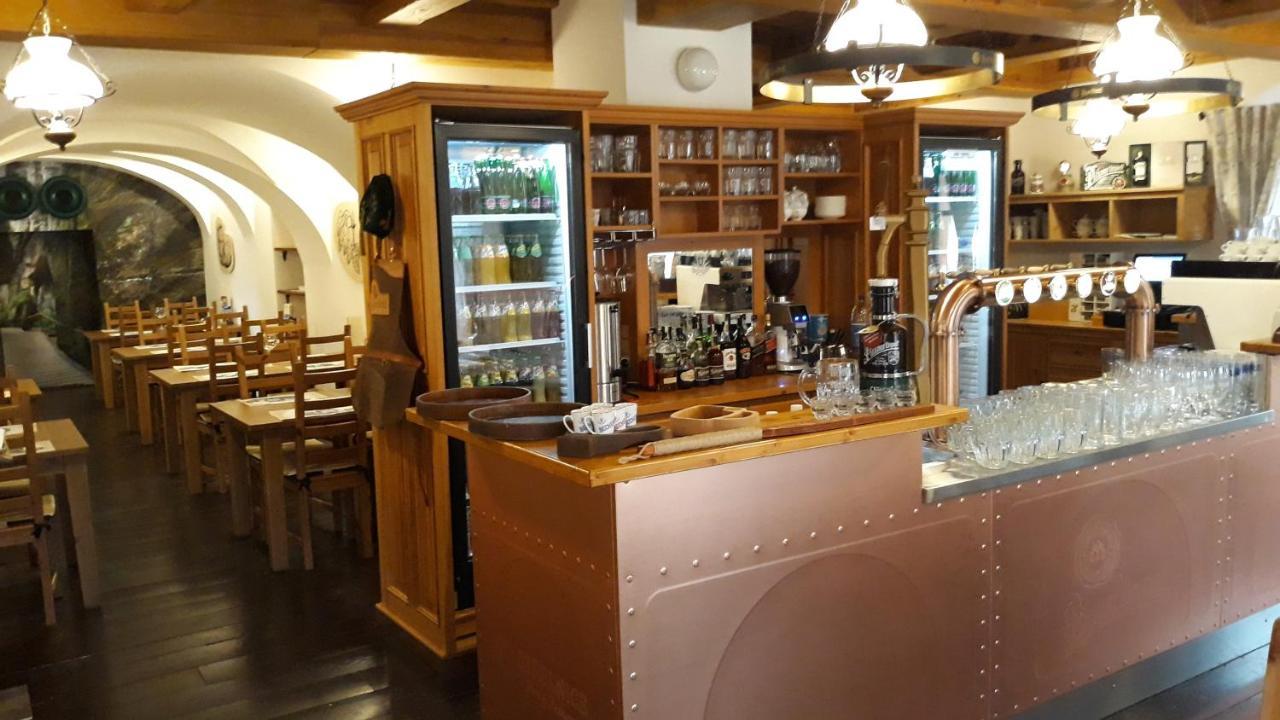 Hotel Strelnice Teplice nad Metují Екстериор снимка