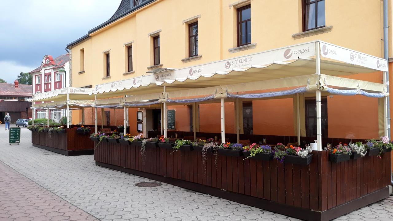Hotel Strelnice Teplice nad Metují Екстериор снимка