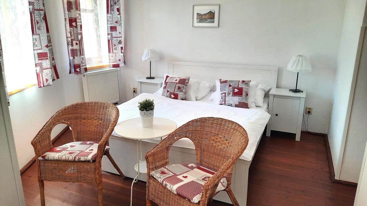 Hotel Strelnice Teplice nad Metují Екстериор снимка