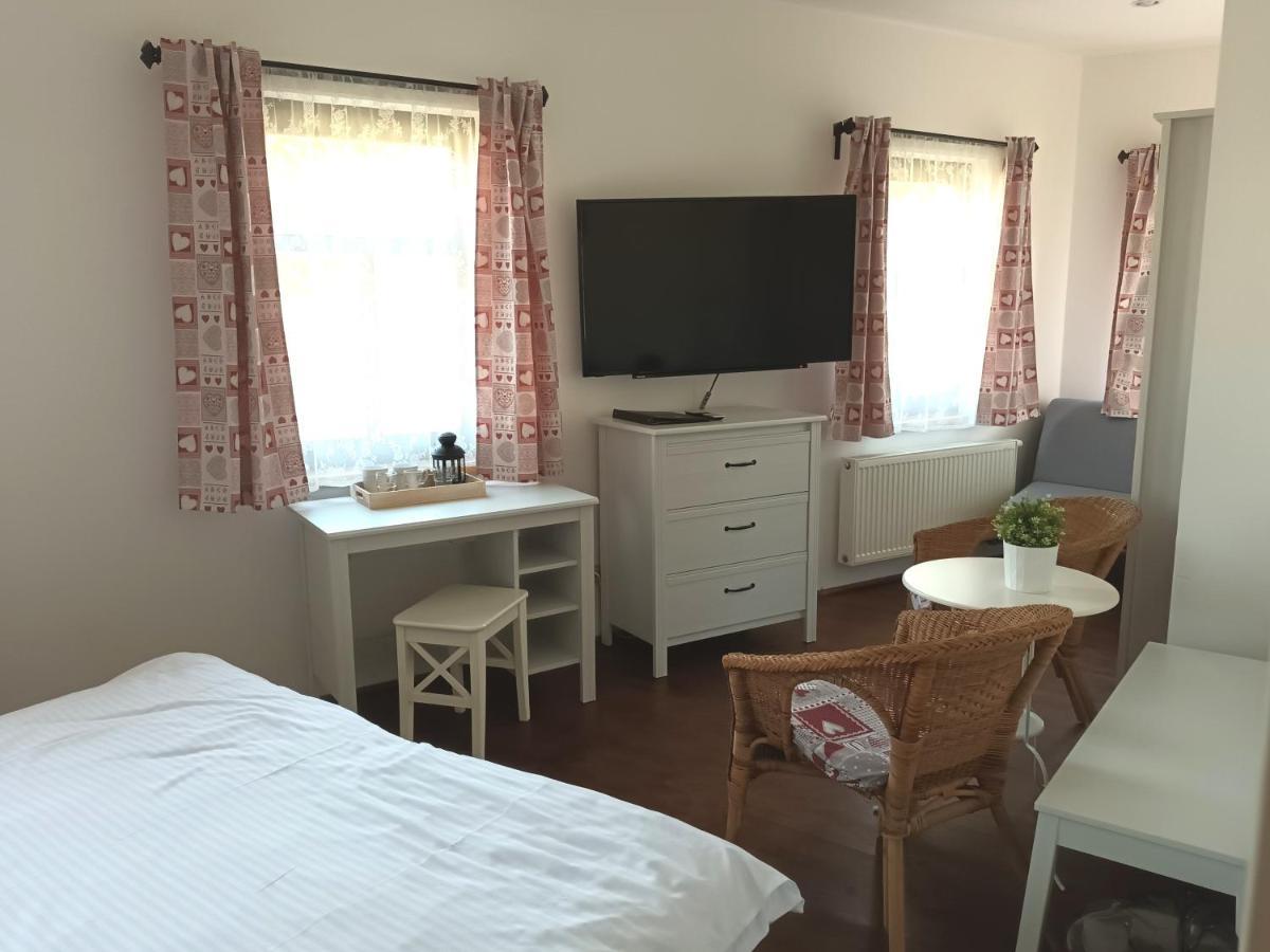 Hotel Strelnice Teplice nad Metují Екстериор снимка