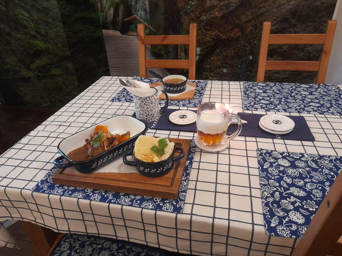 Hotel Strelnice Teplice nad Metují Екстериор снимка