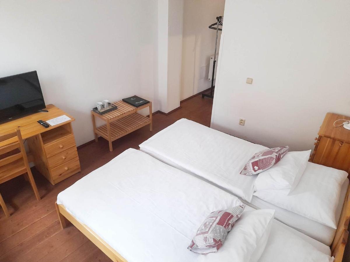 Hotel Strelnice Teplice nad Metují Екстериор снимка