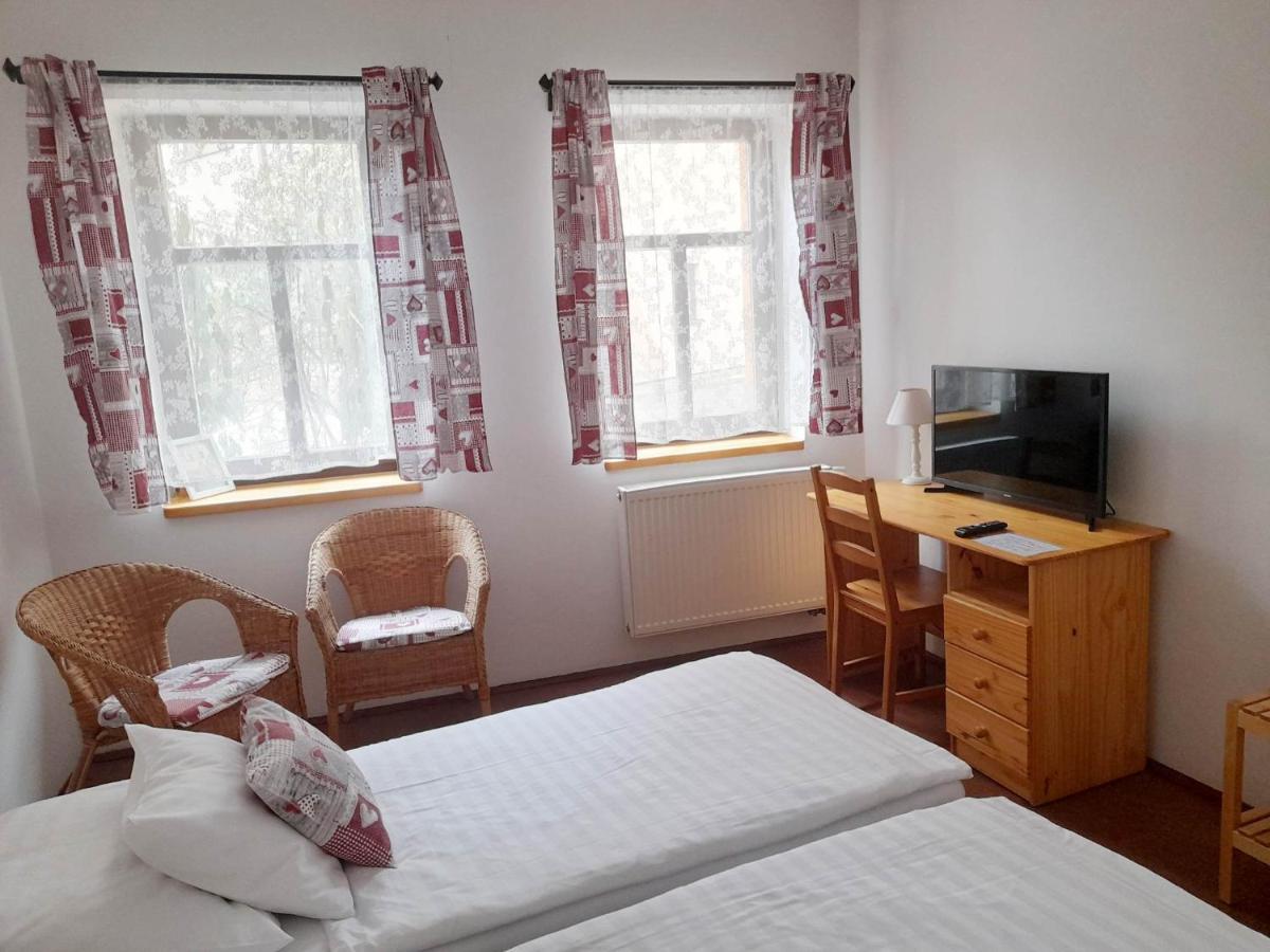 Hotel Strelnice Teplice nad Metují Екстериор снимка