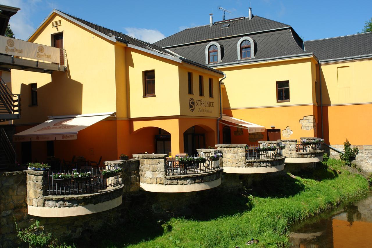Hotel Strelnice Teplice nad Metují Екстериор снимка