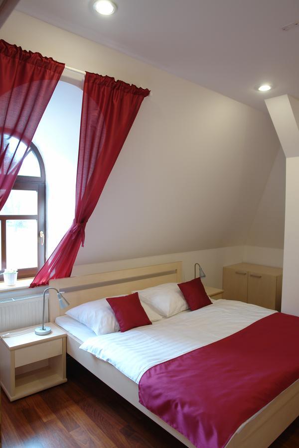 Hotel Strelnice Teplice nad Metují Екстериор снимка