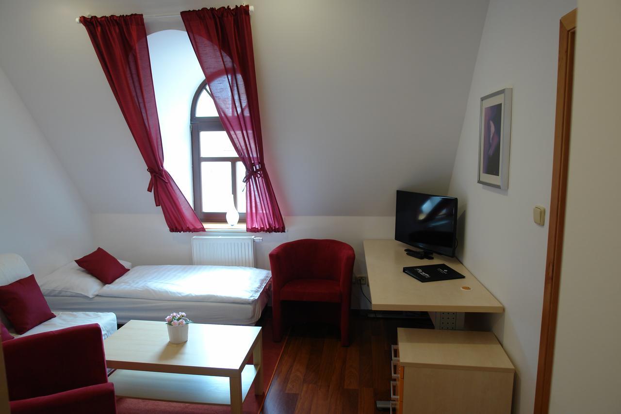 Hotel Strelnice Teplice nad Metují Екстериор снимка