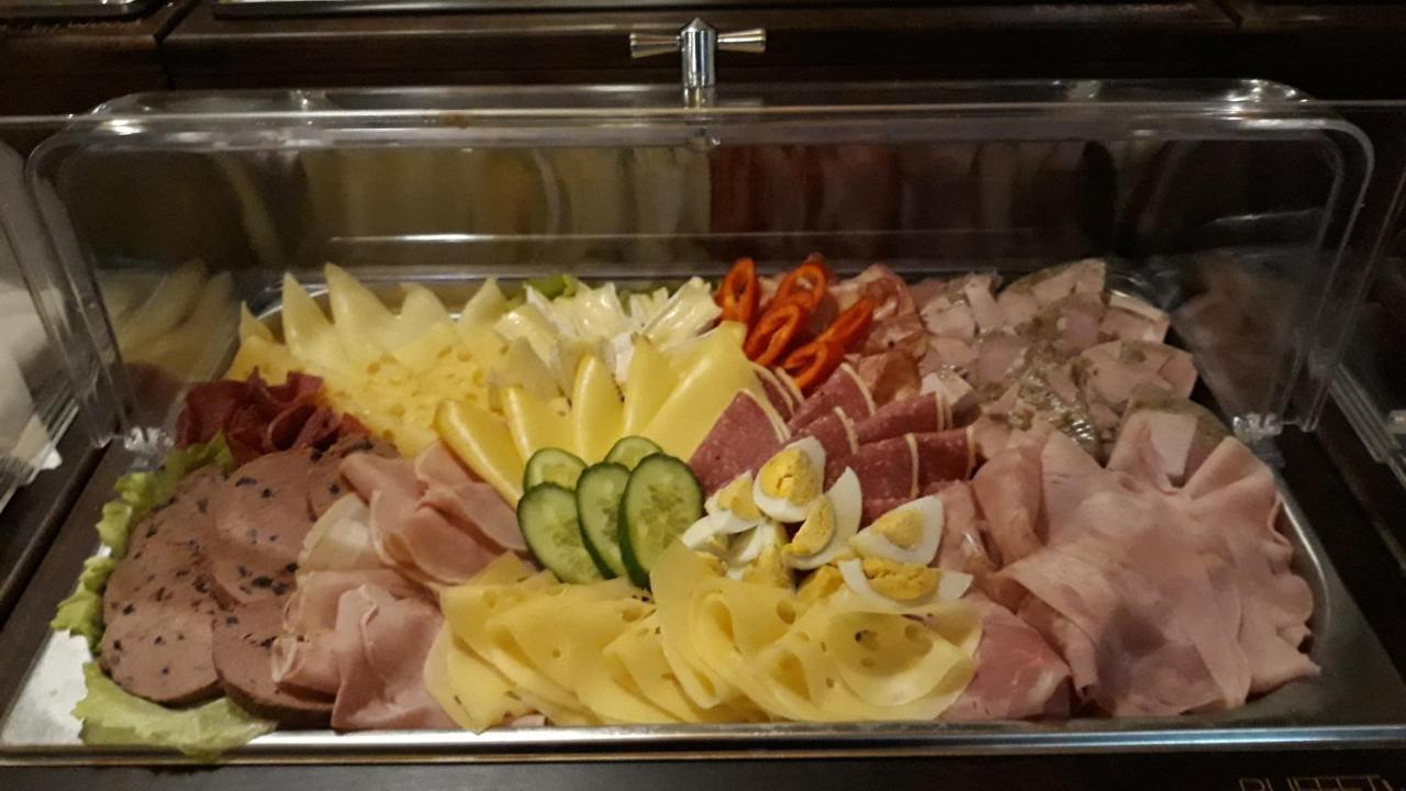Hotel Strelnice Teplice nad Metují Екстериор снимка