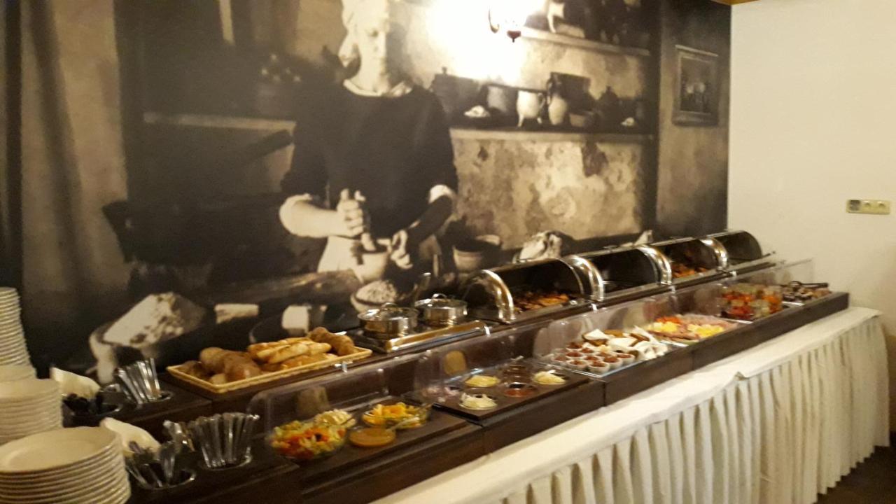 Hotel Strelnice Teplice nad Metují Екстериор снимка